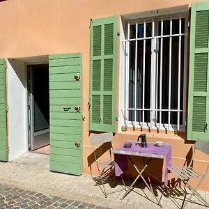 https://droit-au-port-par-dodo-a-cassis.fr-provencehotel.com