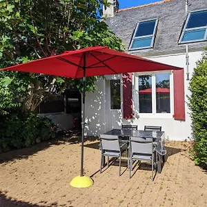 https://maison-avec-cour-au-bord-de-la-rivire-detel.inbrittany.com